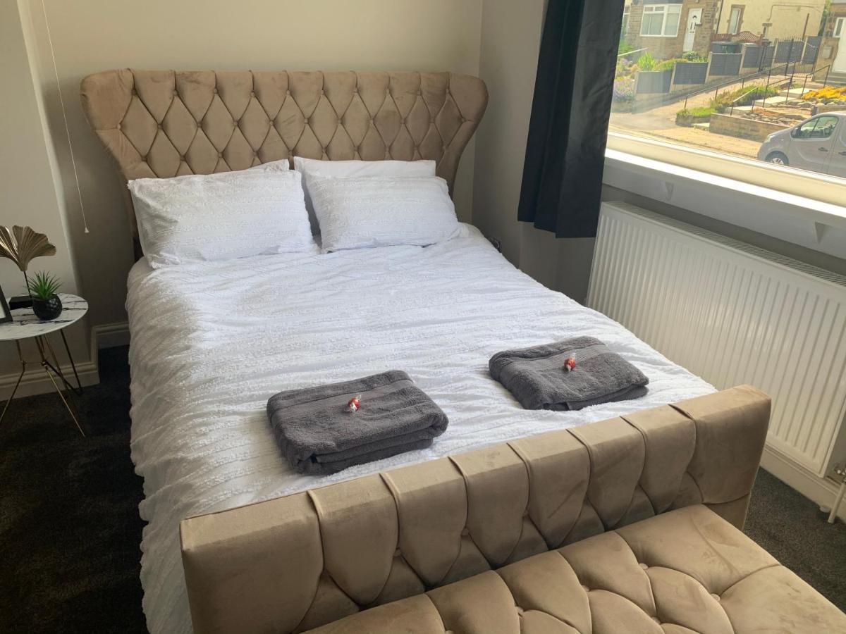 Modern 3 Bedroom Luxury Home With Private Drive Idle Экстерьер фото